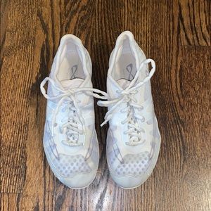 Nfinity vengeance shoes size 9